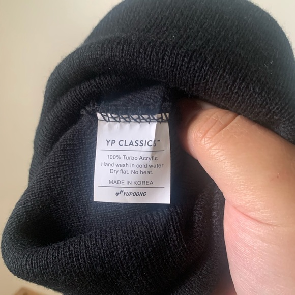 Jeffree Star Cosmetics Halloween exclusive black and orange beanie - Picture 4 of 4